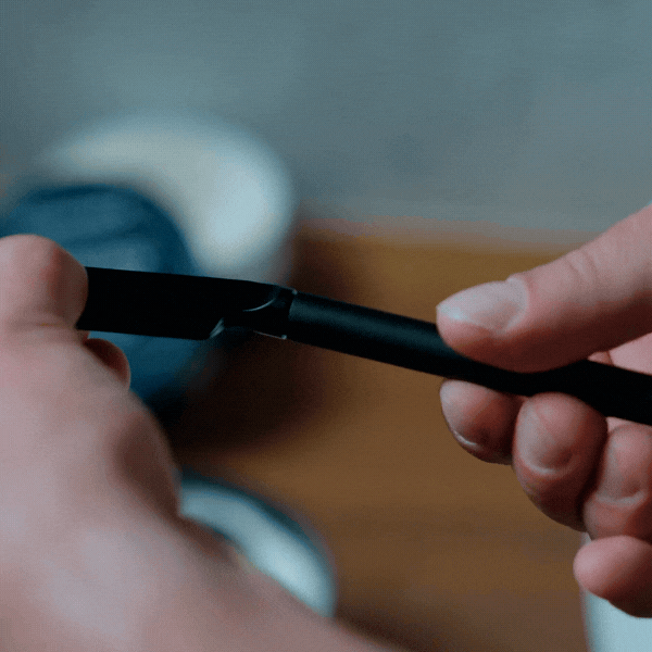 HOW TO LOAD <strong>THE BLADE</strong> INTO YOUR <strong>ANGLE RAZOR</strong>