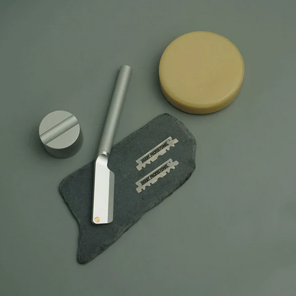 2-Year Smooth Shave Gift Set - Angle Razor