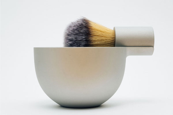 close-image-shaving-brush-with-bowl