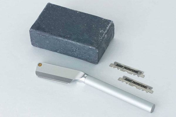 silver-cut throat-razor-with-blades-and-soap